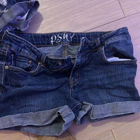 7 Pairs of Jeans - Picture 8 of 8